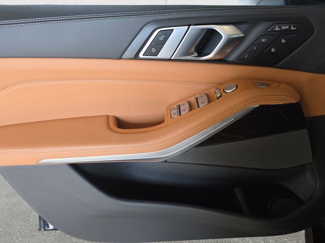 Used 2024 BMW X7 xDrive40i w/ Executive Package image 27