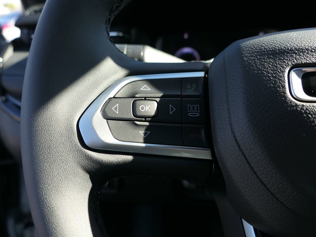 Used 2025 Jeep Compass Limited w/ Driver Assist Group I image 12