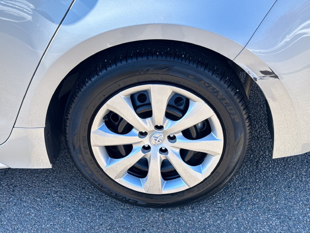Used 2025 Toyota Corolla LE FWD image 43