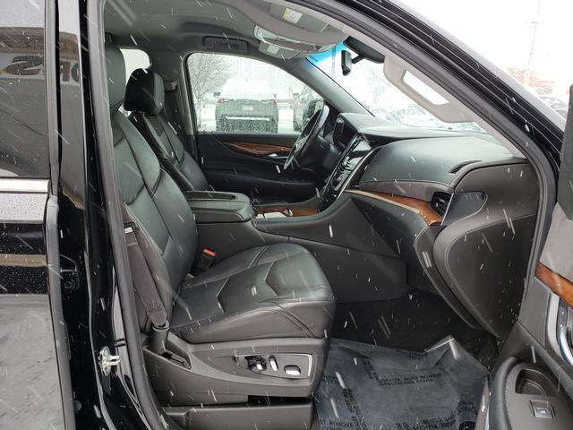 Used 2017 Cadillac Escalade 4WD image 18
