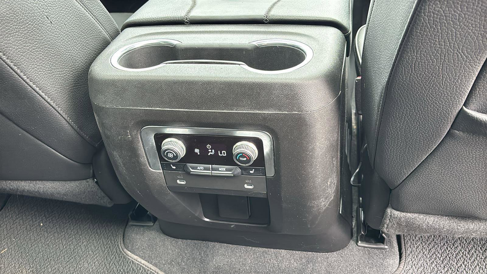 Used 2023 GMC Yukon XL Denali RWD image 25