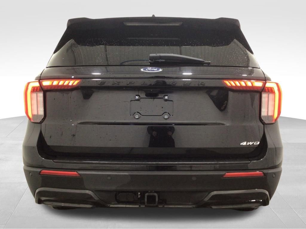 Used 2025 Ford Explorer ST-Line w/ ST-Line Street Pack AWD/4WD image 32