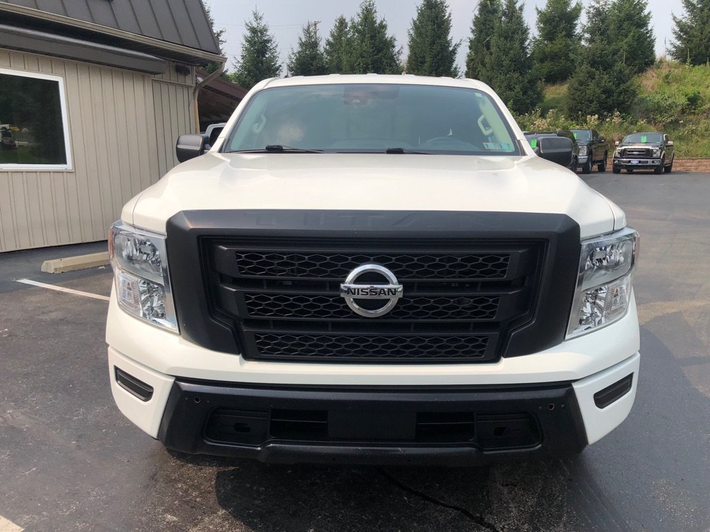 Used 2022 Nissan Titan S AWD/4WD image 9