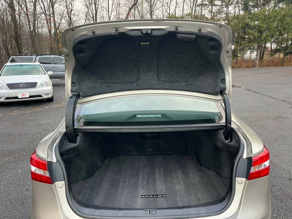 Used 2013 Toyota Avalon image 34