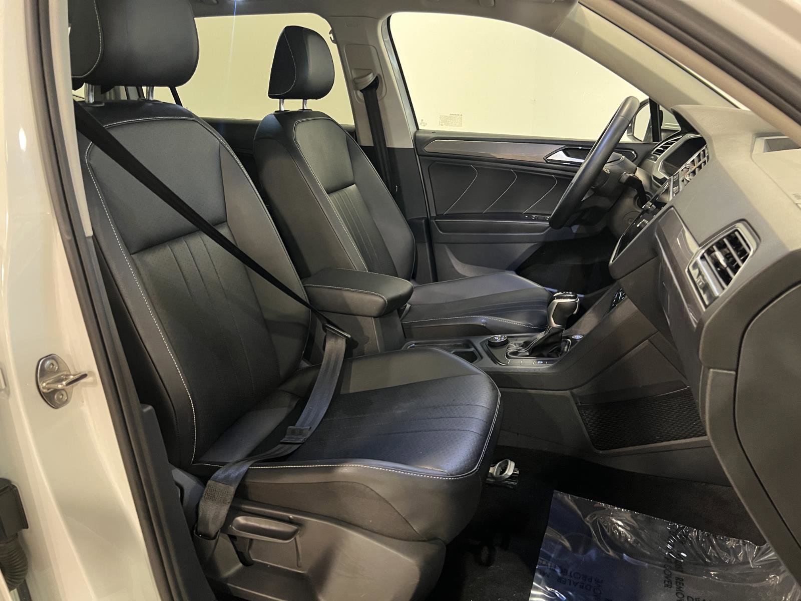 Used 2023 Volkswagen Tiguan SE image 37