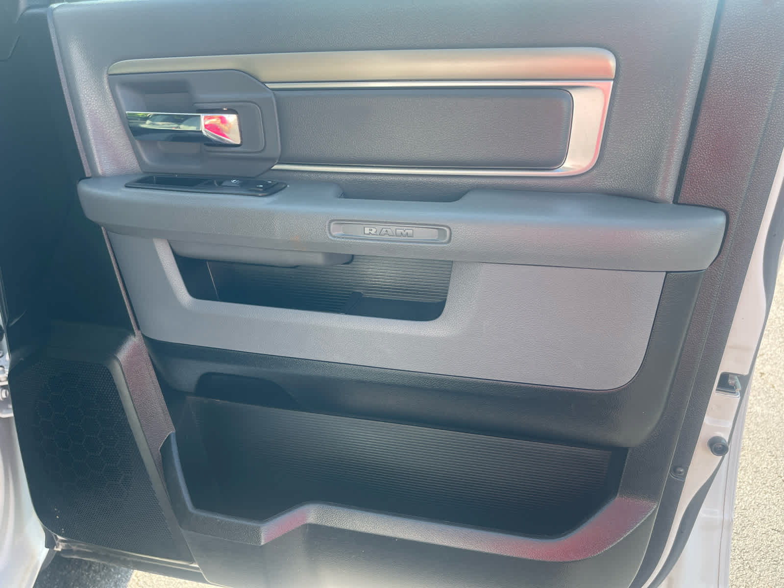 Used 2019 RAM 1500 Classic SLT w/ Protection Group AWD/4WD image 31