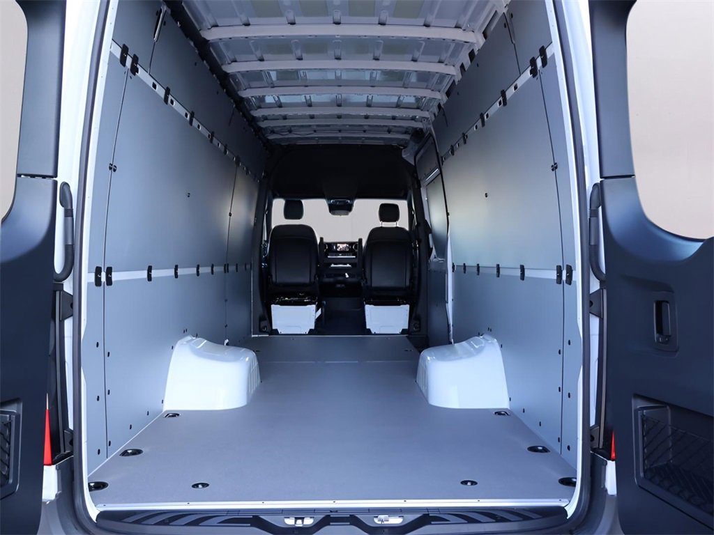 Used 2024 Mercedes-Benz Sprinter 3500 image 18