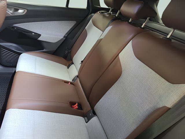 New 2025 Volkswagen ID.4 Pro image 18