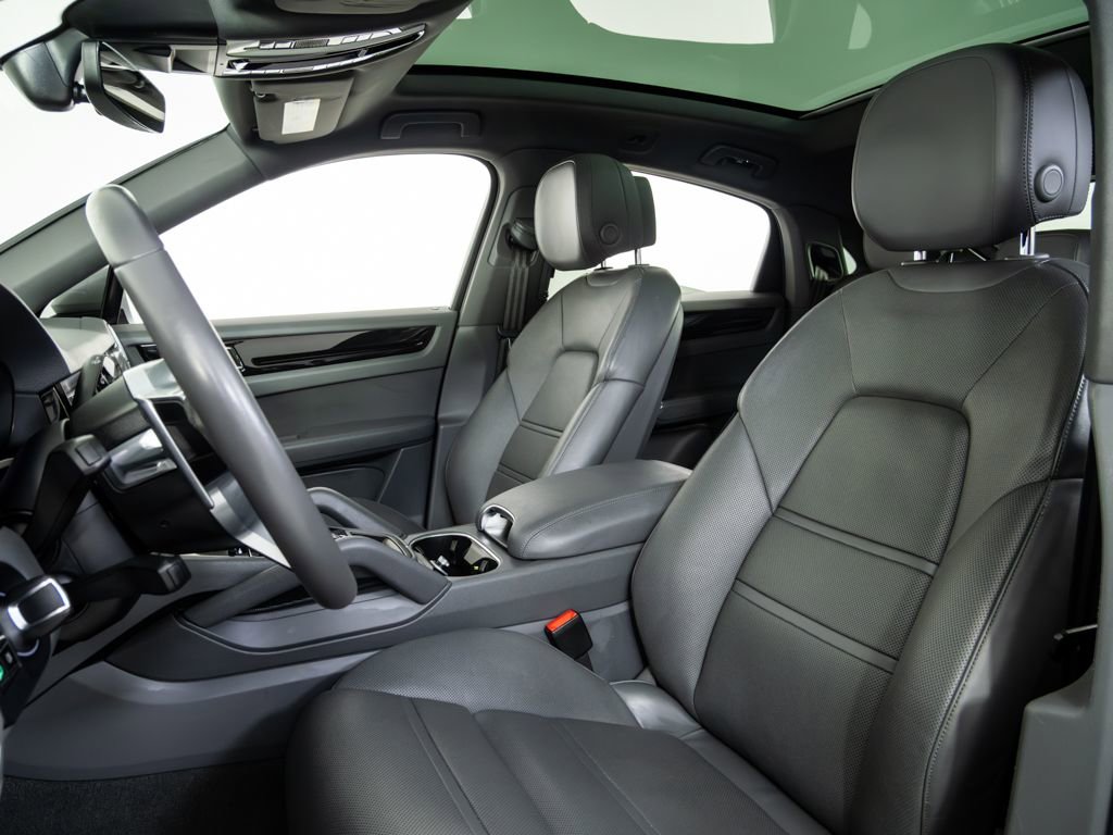 Used 2021 Porsche Cayenne Coupe image 5