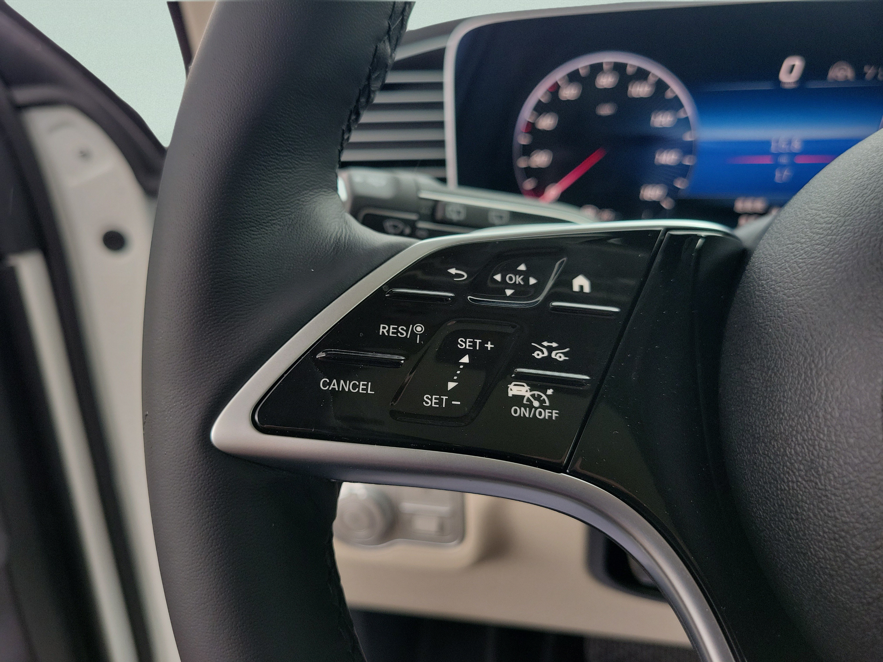 New 2026 Mercedes-Benz GLS 450 4MATIC image 26