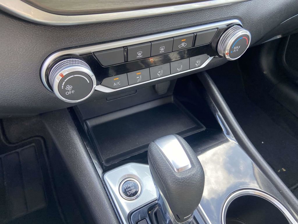 Used 2024 Nissan Altima 2.5 SV FWD image 21