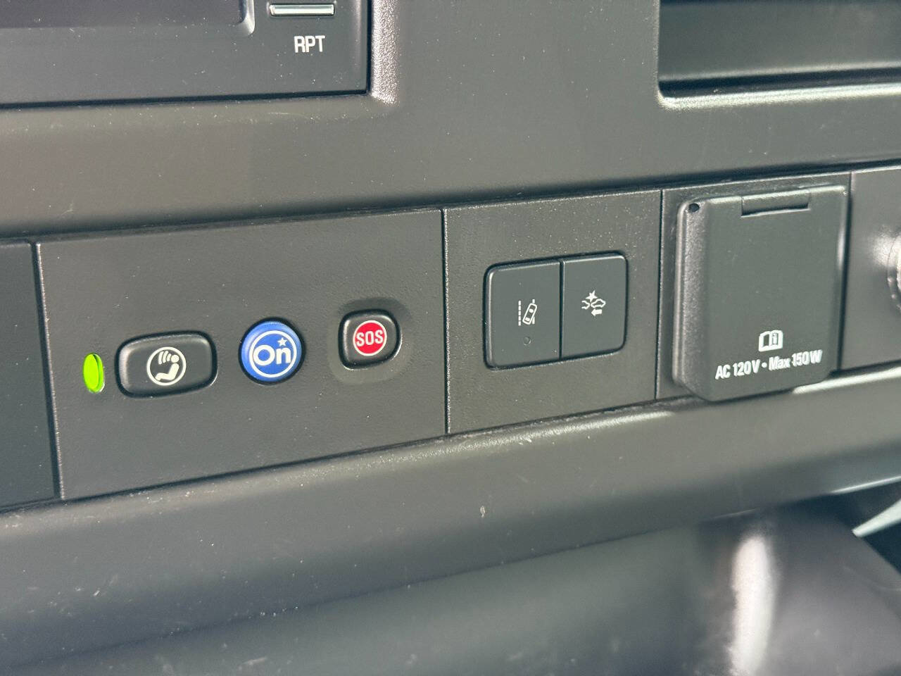 Used 2019 Chevrolet Express 3500 w/ Driver Convenience Package image 23