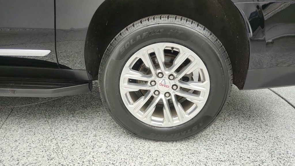 Used 2022 GMC Yukon XL SLT w/ SLT Premium Package image 9