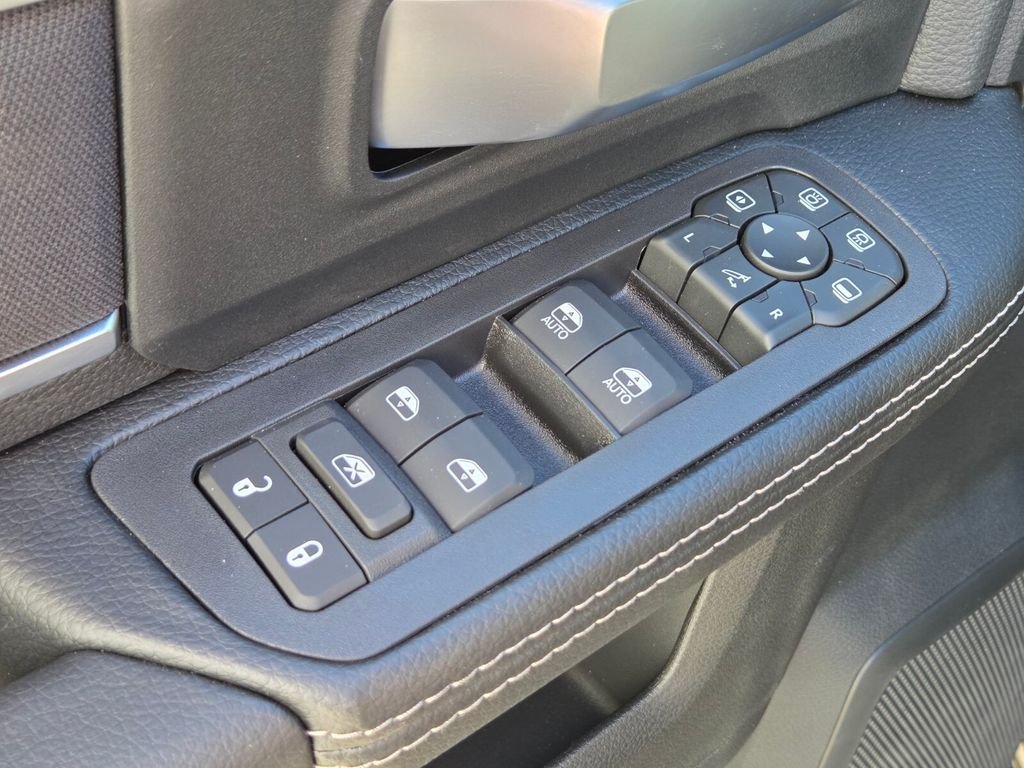 New 2027 RAM 3500 Big Horn AWD/4WD image 10
