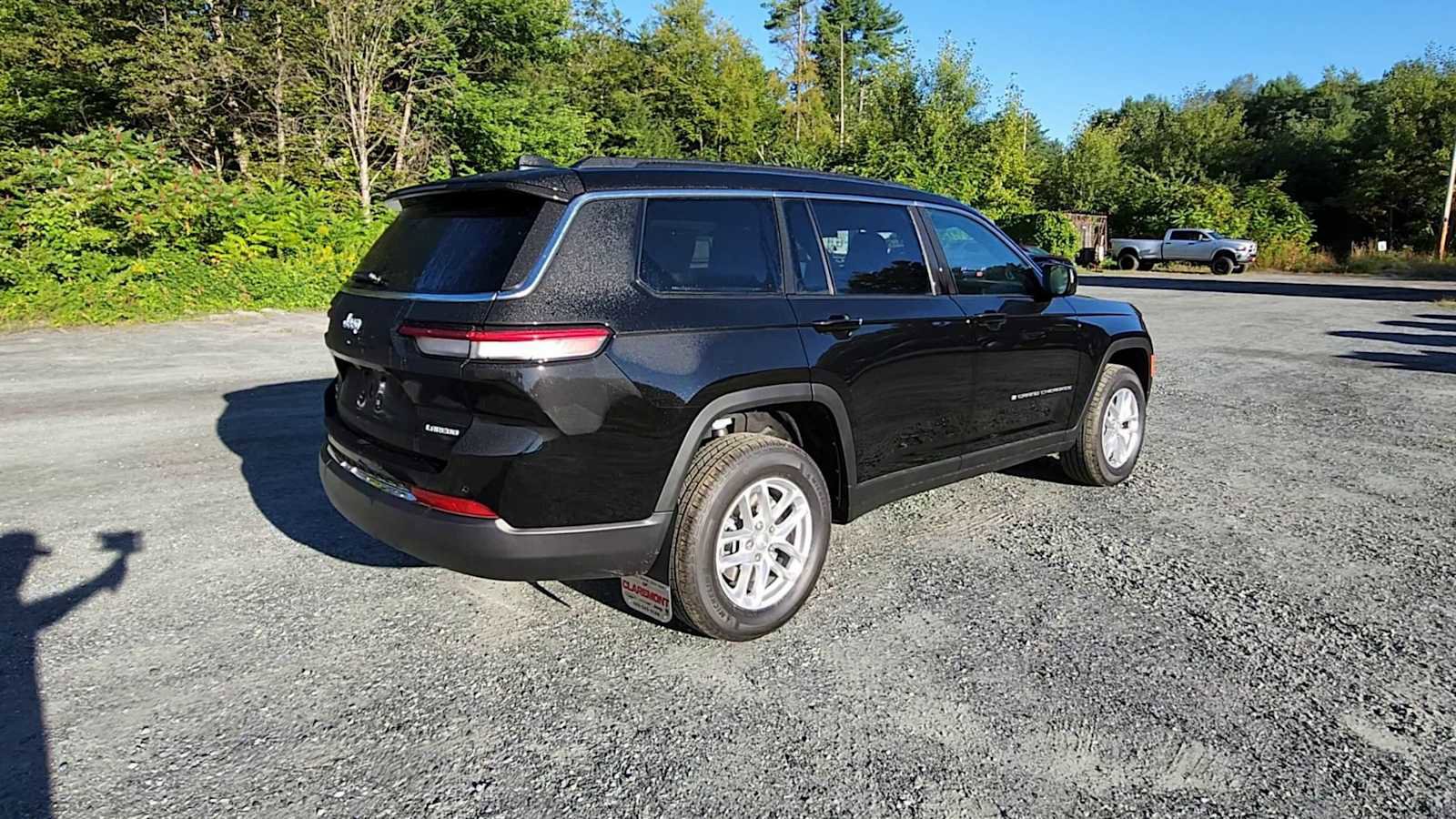 New 2025 Jeep Grand Cherokee L Laredo w/ Luxury Tech Group I image 8
