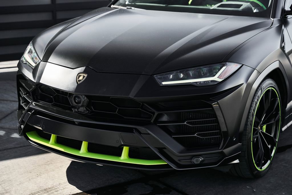 Used 2022 Lamborghini Urus AWD/4WD image 6