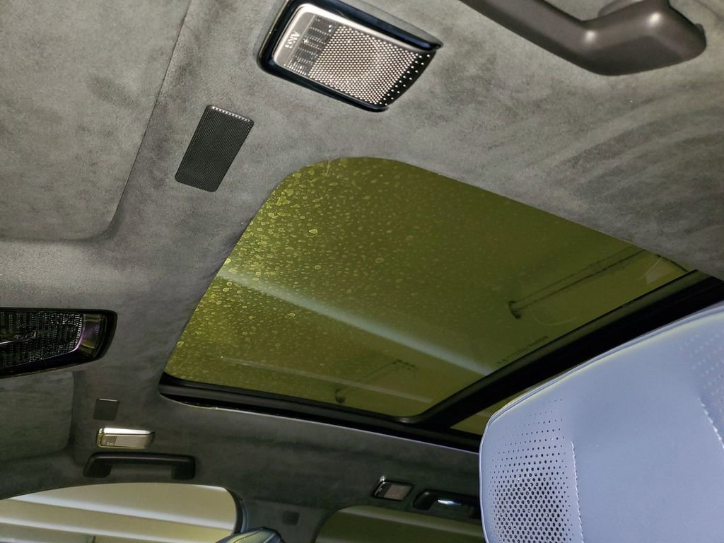 New 2026 Cadillac Vistiq Premium Luxury w/ LPO, Floor Liner Package image 17