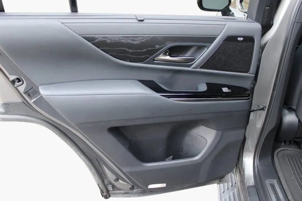 Used 2023 Lexus LX 600 4WD w/ Appearance Package image 24