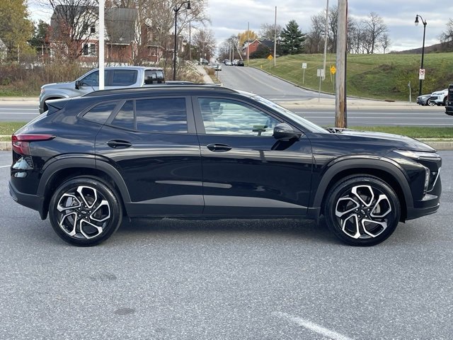 Certified 2025 Chevrolet Trax RS w/ Sunroof Package image 16