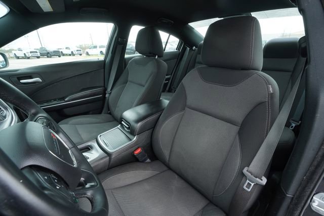 Used 2018 Dodge Charger SXT image 34