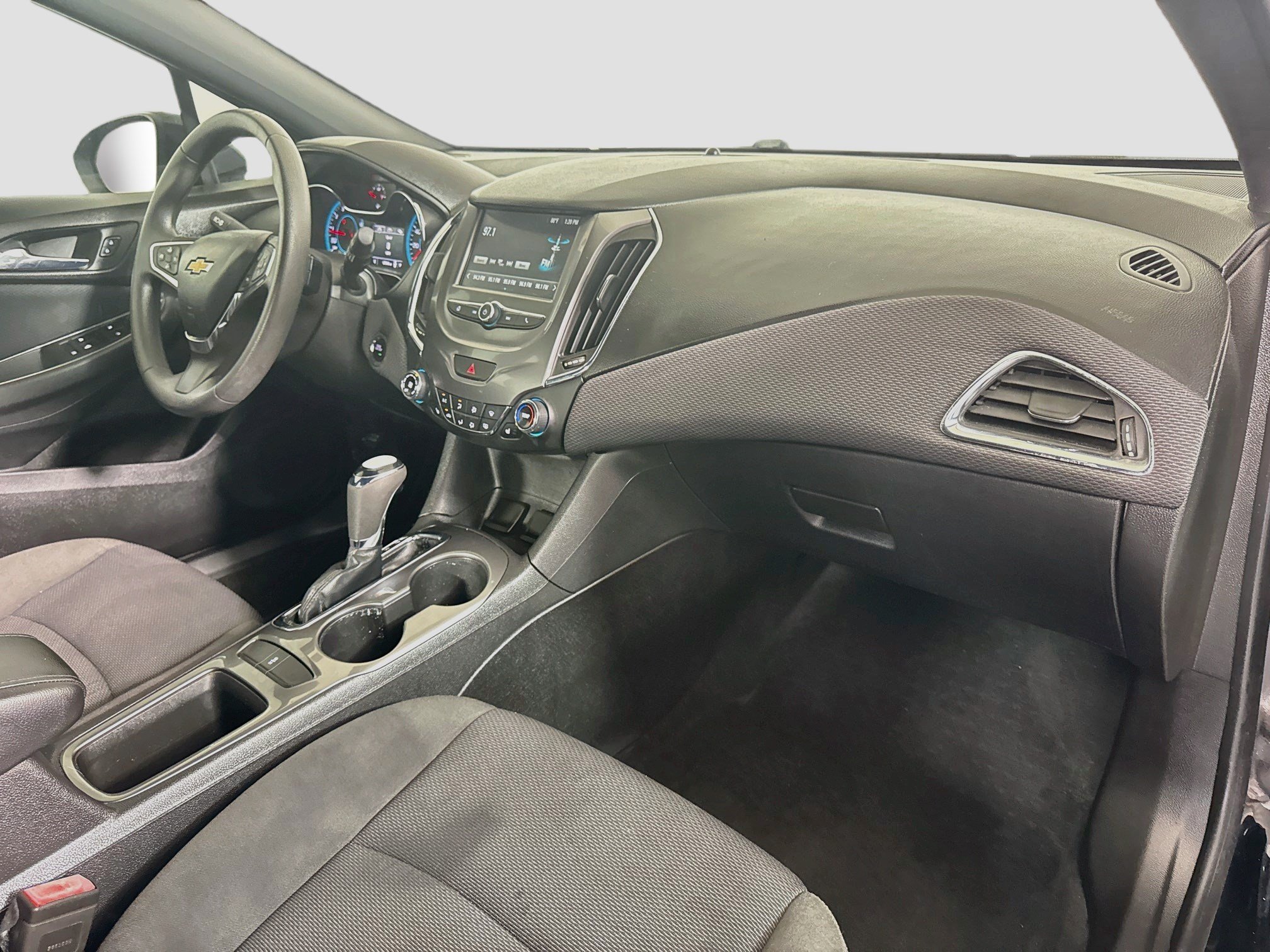 Used 2017 Chevrolet Cruze LT w/ Convenience Package FWD image 30
