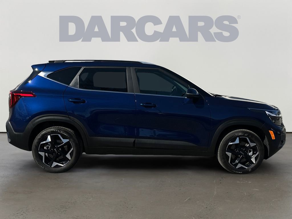 Used 2025 Kia Seltos EX image 8