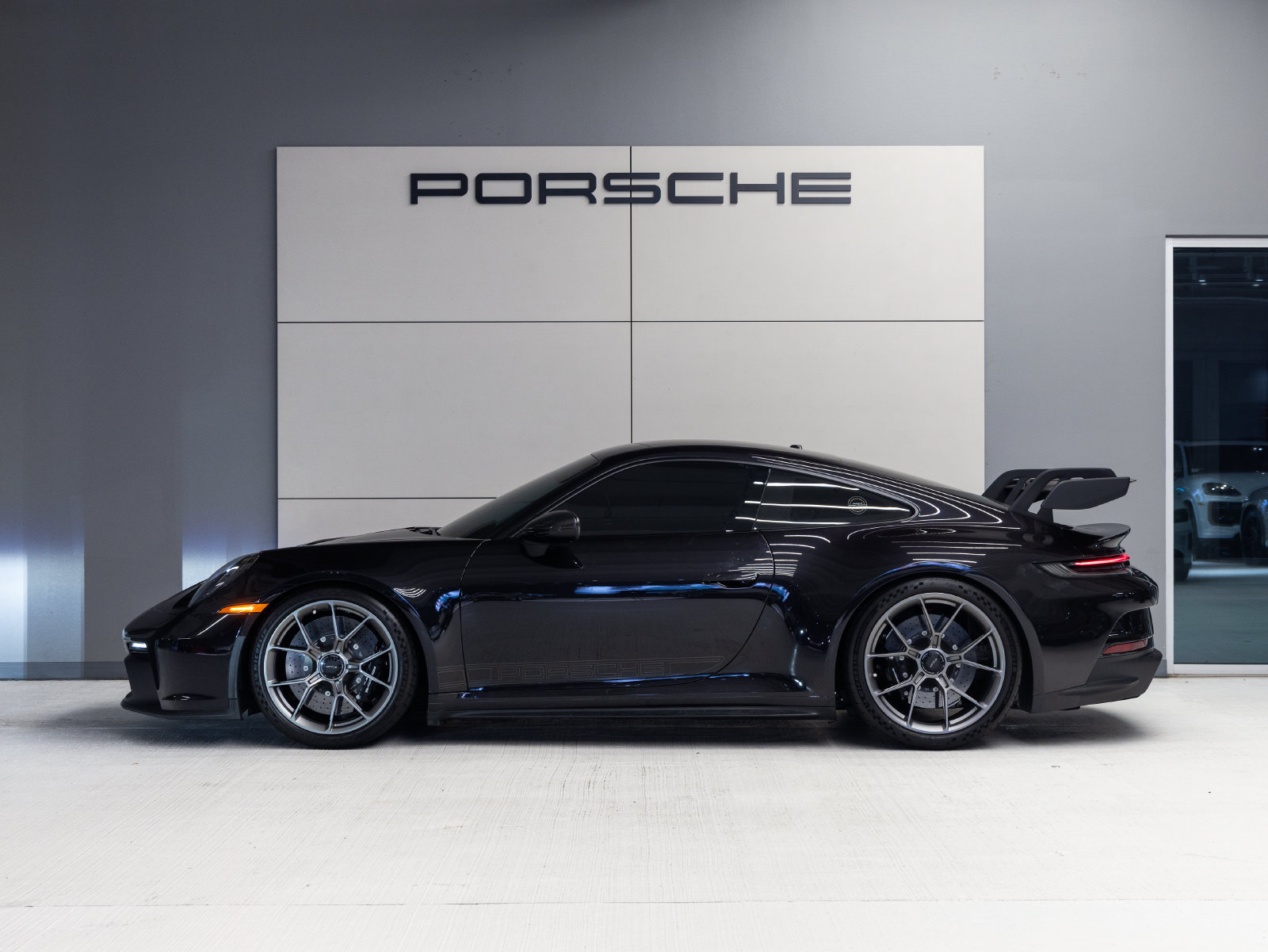 Certified 2022 Porsche 911 GT3 RWD image 2