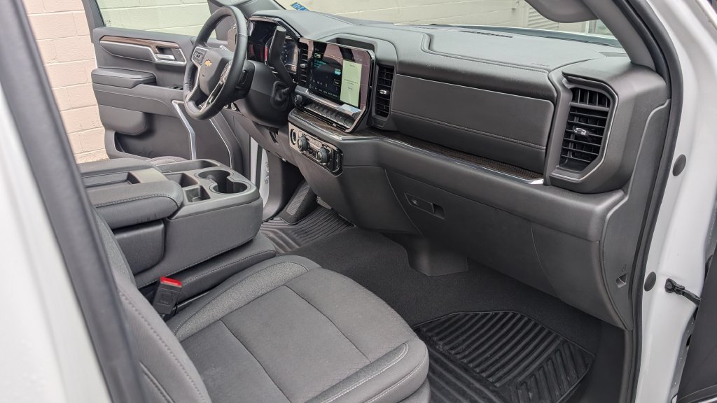 Used 2024 Chevrolet Silverado 1500 LT AWD/4WD image 20