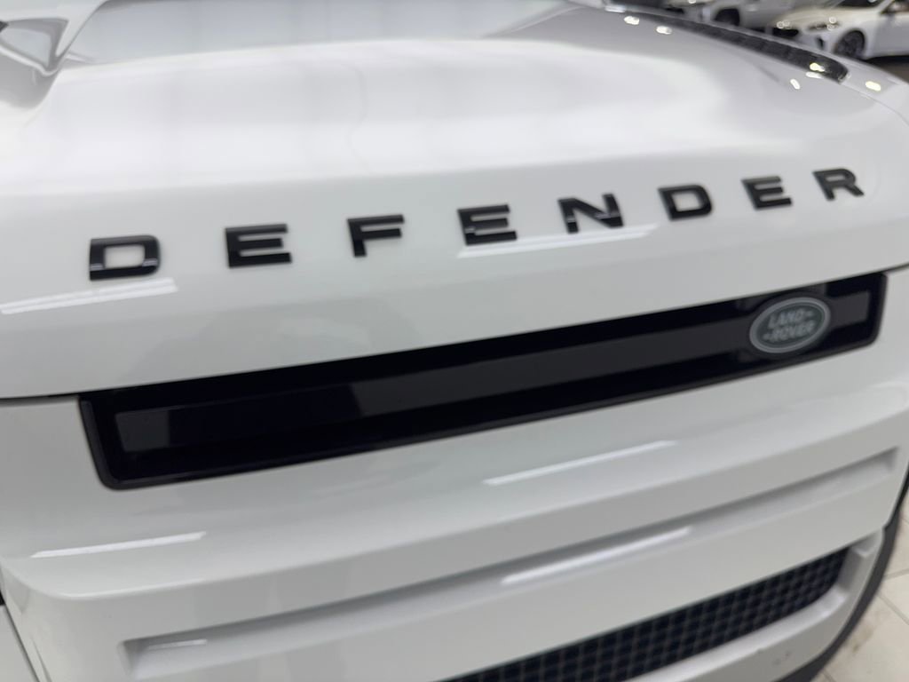 Used 2025 Land Rover Defender 110 S image 23