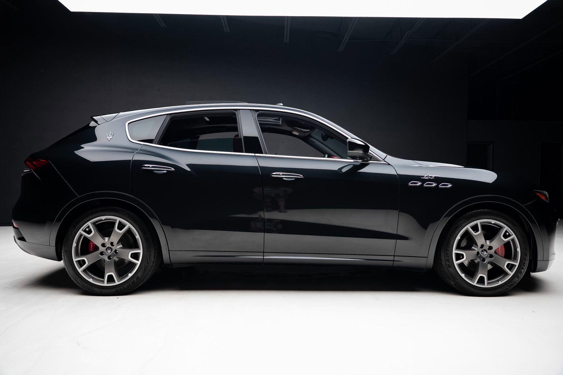 Used 2022 Maserati Levante GT AWD/4WD image 38