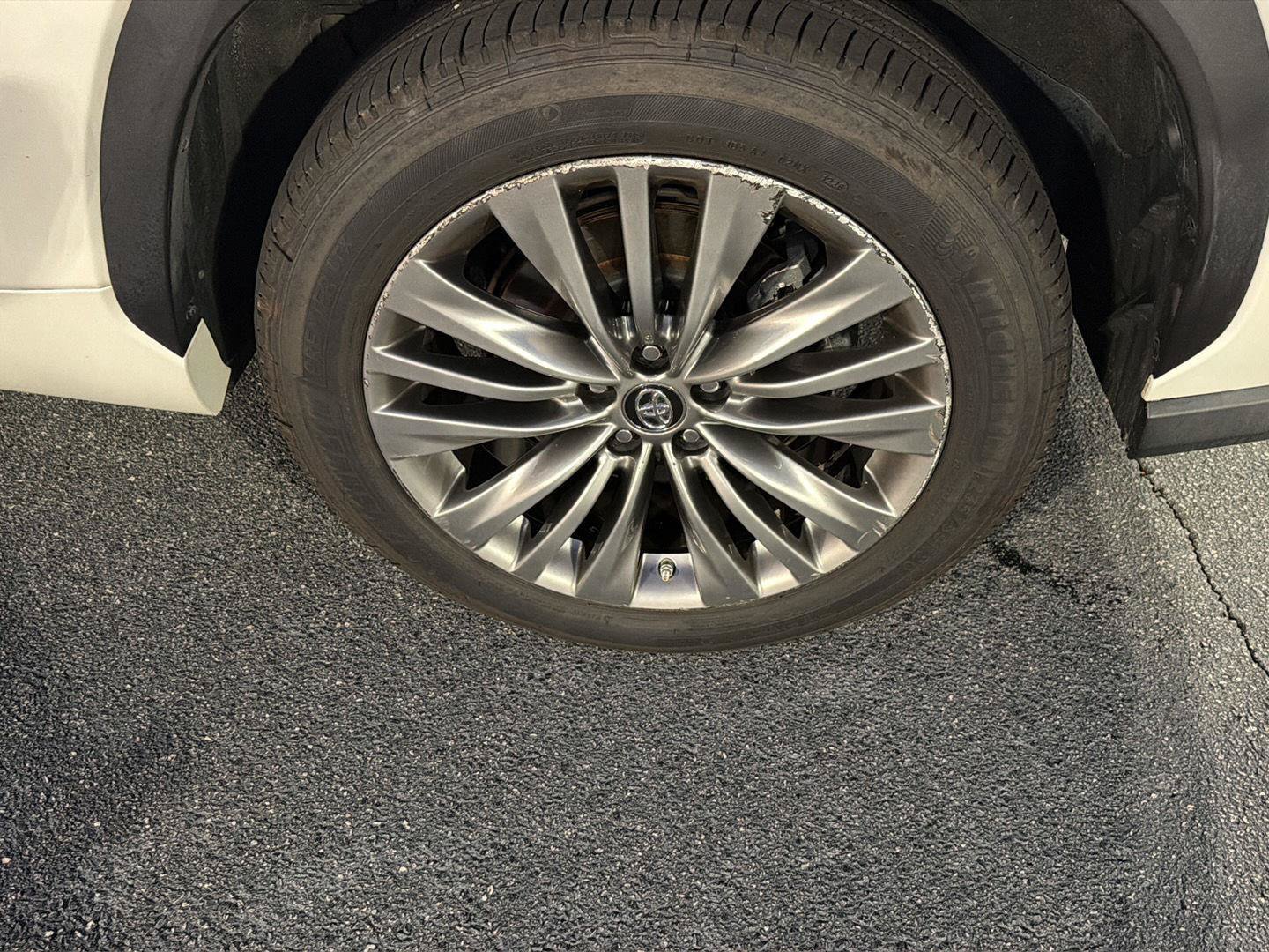 Used 2020 Toyota Highlander Platinum FWD image 41