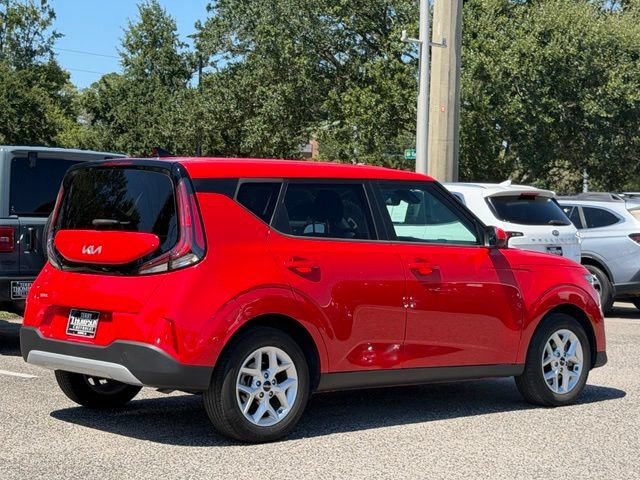 Used 2024 Kia Soul LX w/ Option Group 015 FWD image 7