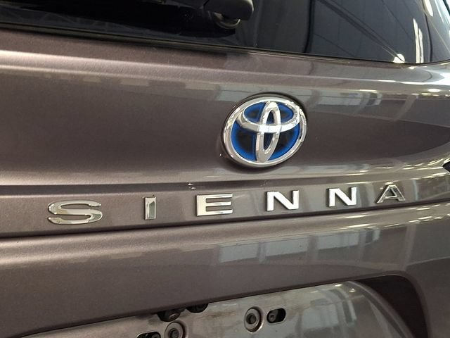 Used 2024 Toyota Sienna Platinum AWD/4WD image 30