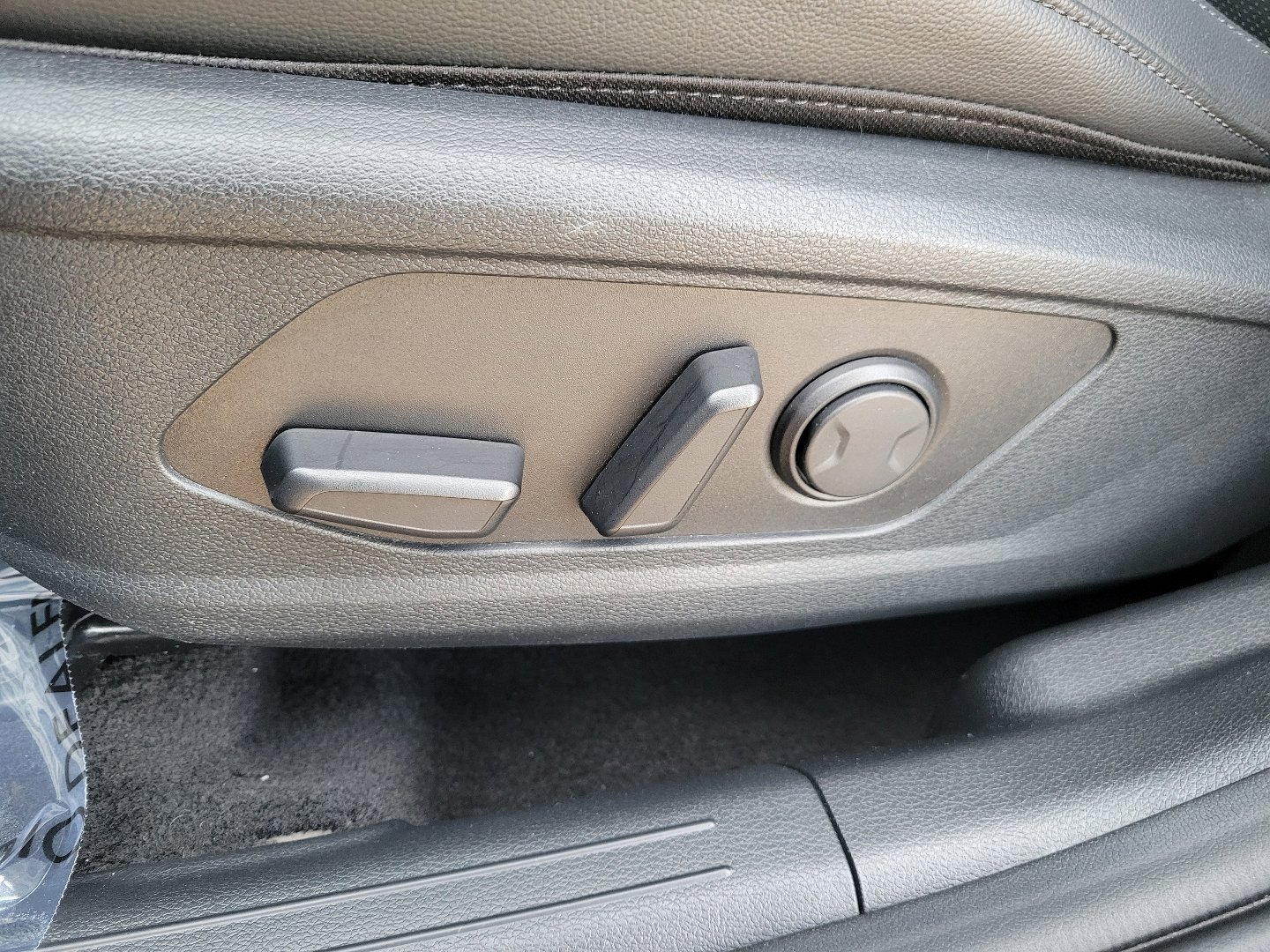 Used 2024 Kia Sportage EX image 16