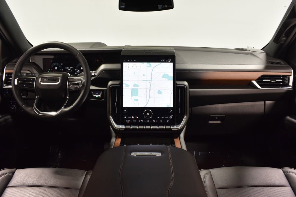 Used 2025 GMC Yukon Denali w/ Sun & Power Step Package image 13