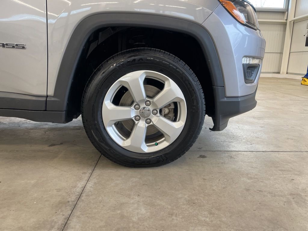 Used 2020 Jeep Compass Latitude AWD/4WD image 33