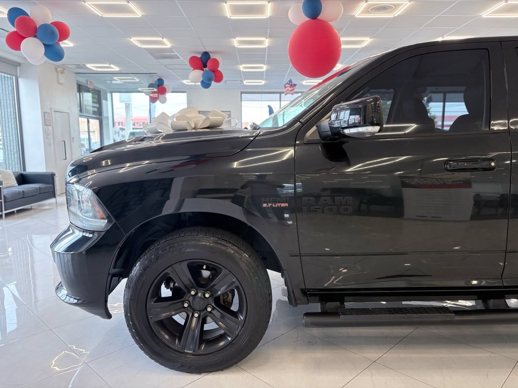 Used 2017 RAM 1500 Sport w/ Black Ram 1500 Sport Group AWD/4WD image 6