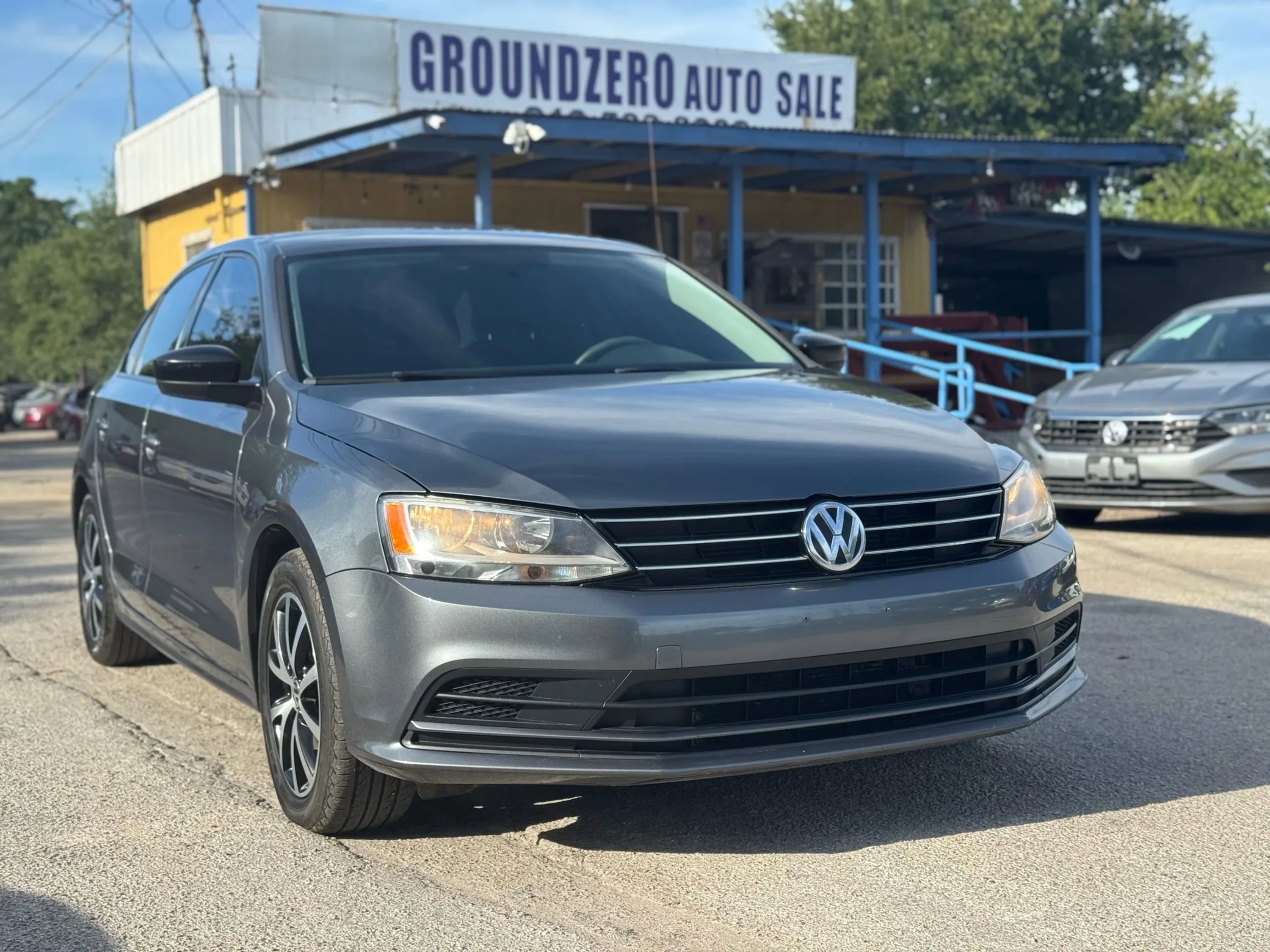 Used 2016 Volkswagen Jetta SE image 1