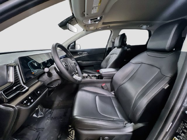 Certified 2025 Kia Sportage EX w/ EX Premium Package AWD/4WD image 21