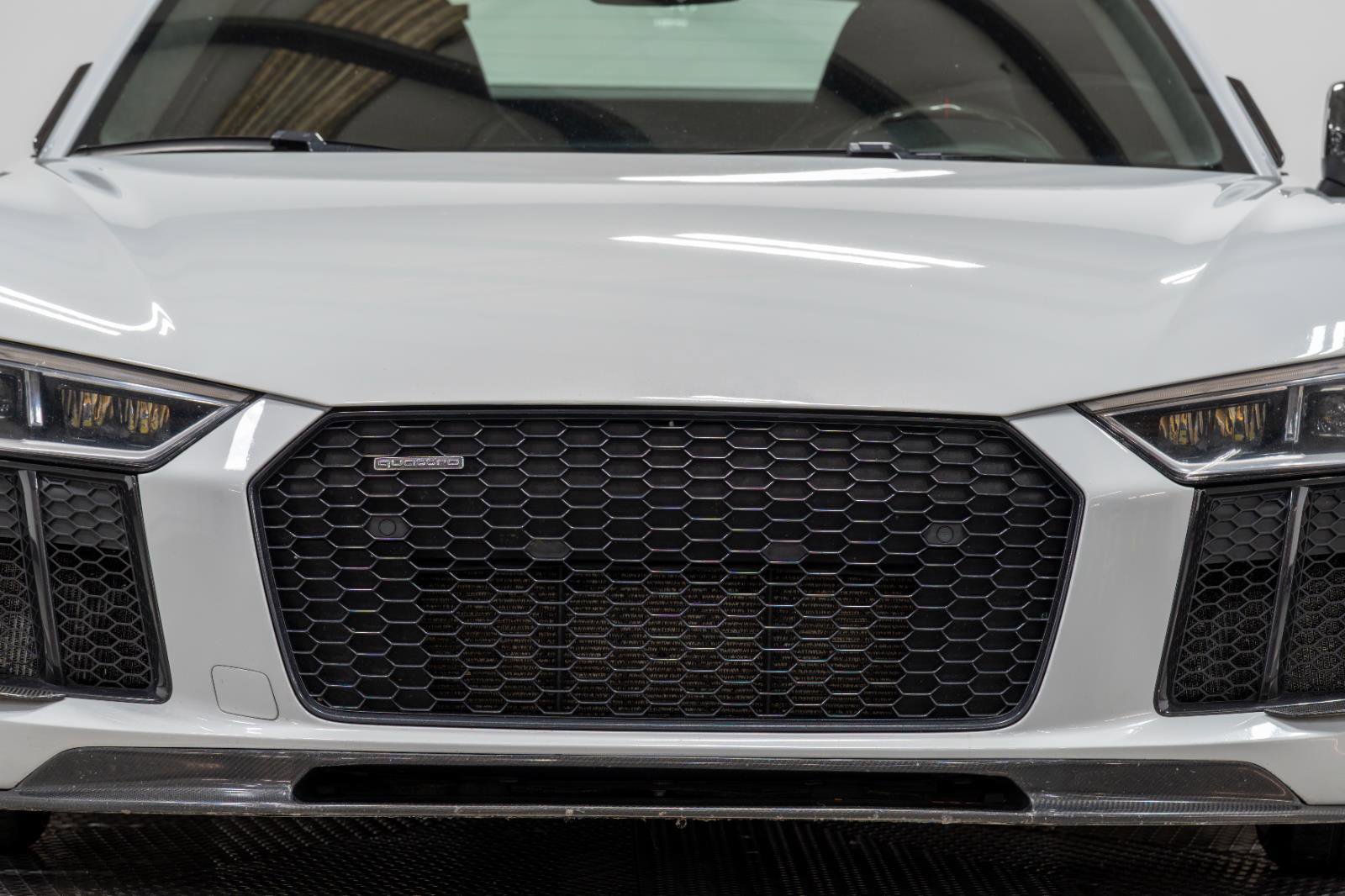 Used 2017 Audi R8 V10 plus w/ Full Leather Package image 7