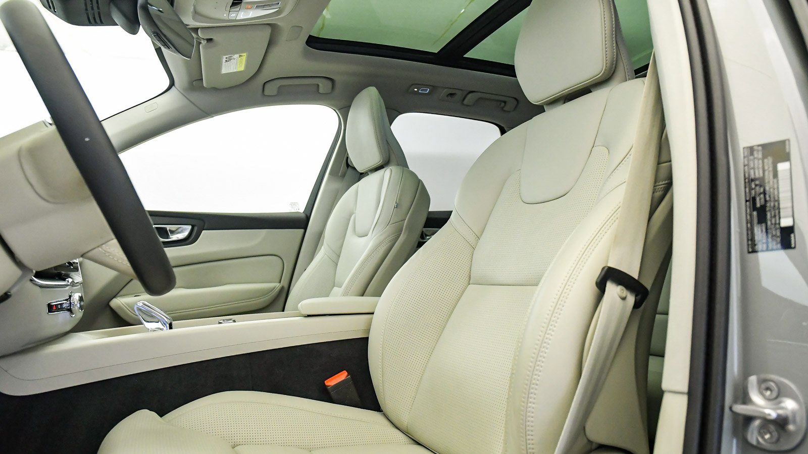 Certified 2025 Volvo XC60 B5 Ultra w/ Protection Package Premier image 21