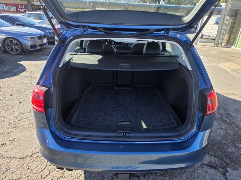 Used 2015 Volkswagen Golf SEL image 28