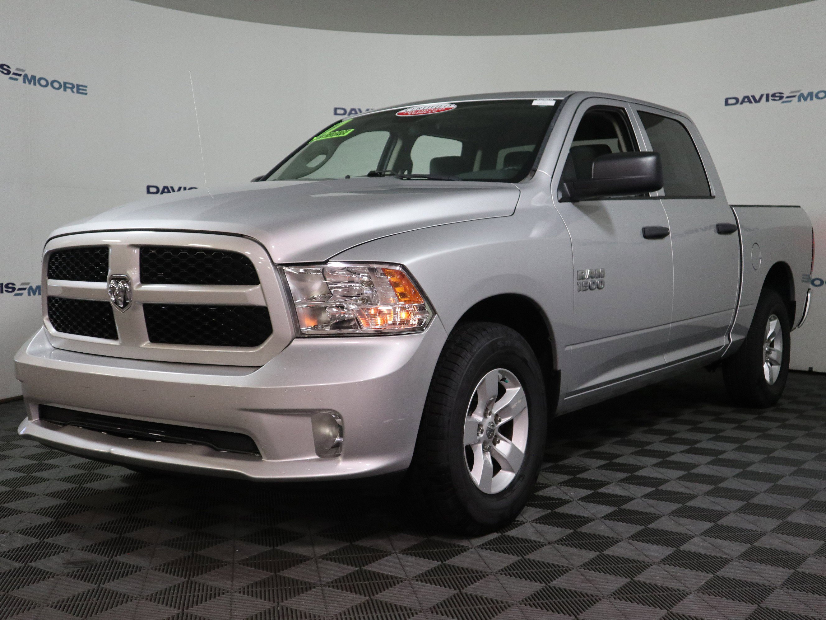 Used 2017 RAM 1500 Express image 12