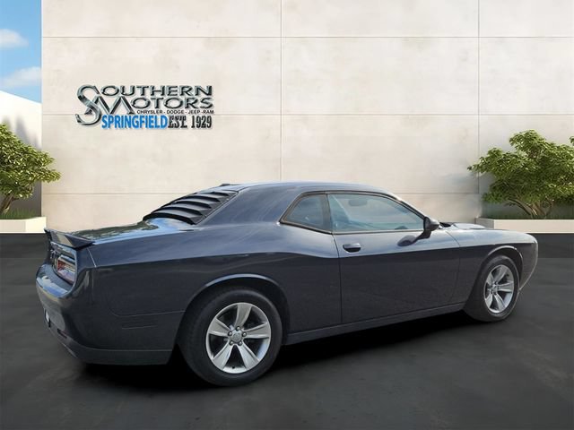Used 2019 Dodge Challenger SXT RWD image 5