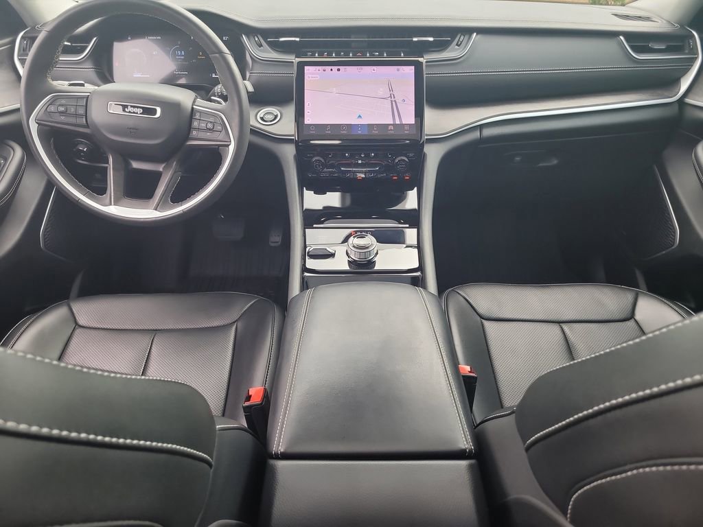 Used 2023 Jeep Grand Cherokee Limited w/ Luxury Tech Group II AWD/4WD image 17