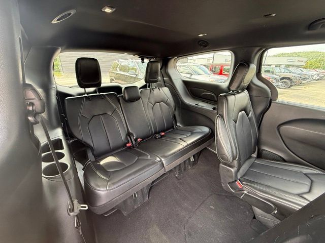 Used 2025 Chrysler Pacifica Select FWD image 10