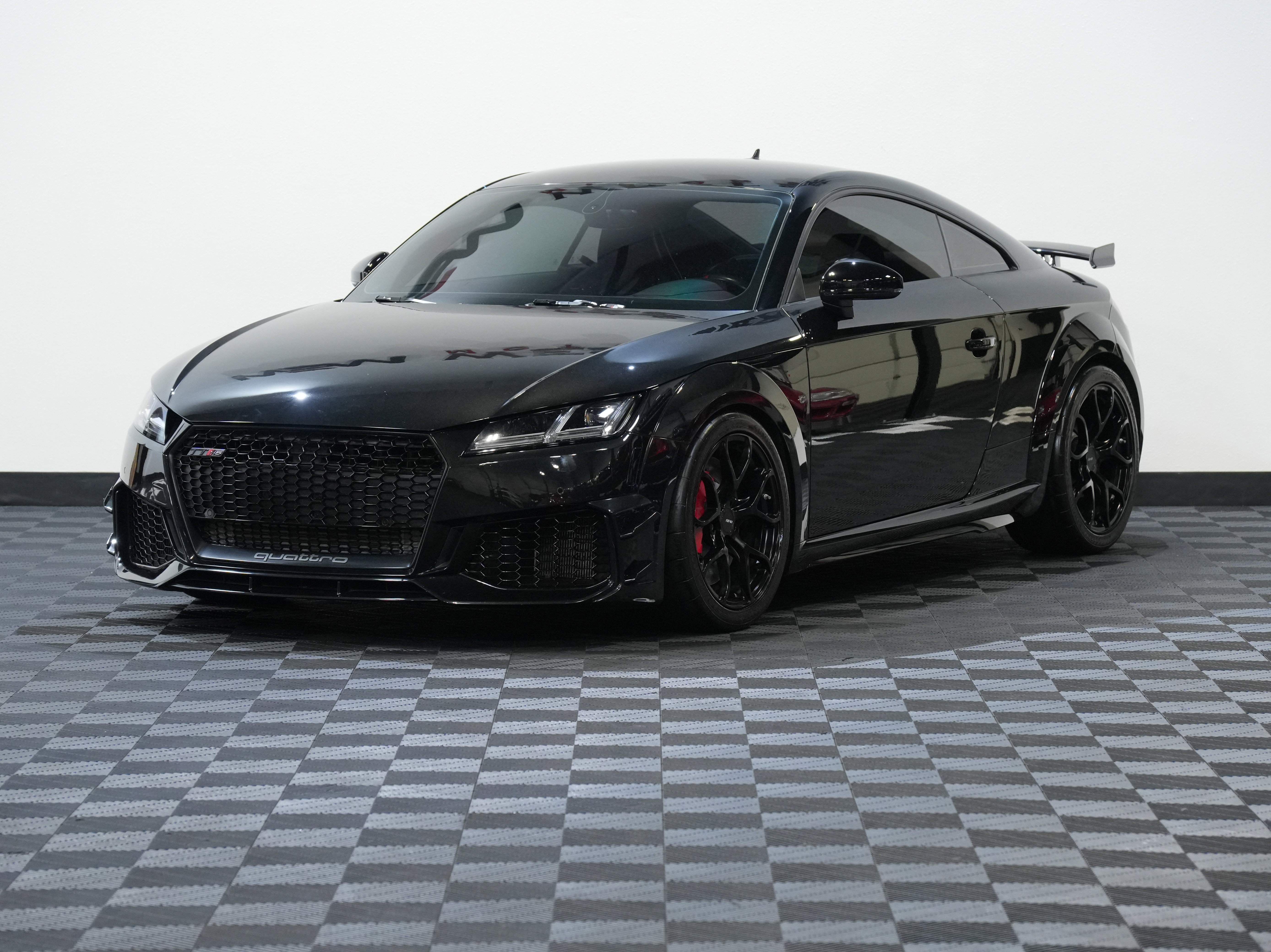 Used 2019 Audi TT RS w/ Technology Package image 3