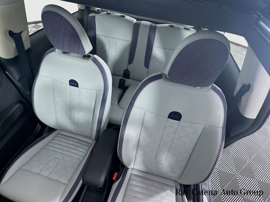 Certified 2025 MINI Cooper S image 21