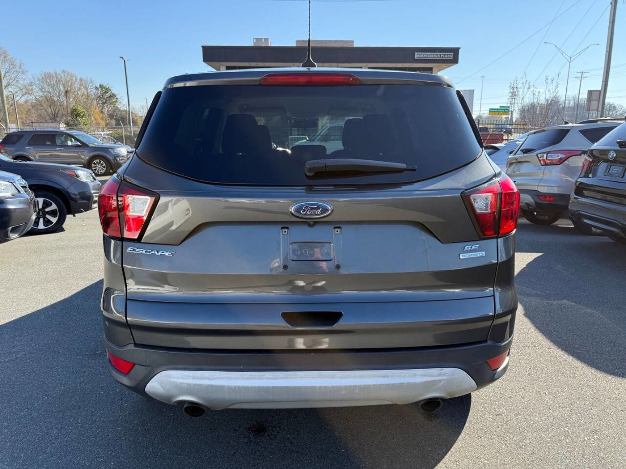 Used 2019 Ford Escape SE image 5