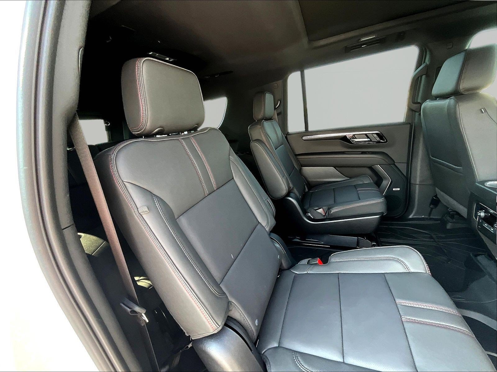 New 2026 Chevrolet Suburban RST w/ Comfort Package AWD/4WD image 20